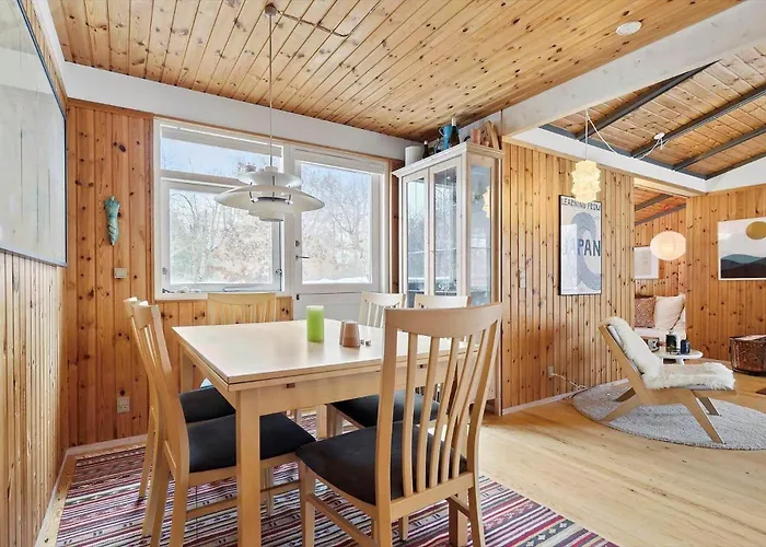 8819-glesborg-bosholmstien-6 بيت للعطل *